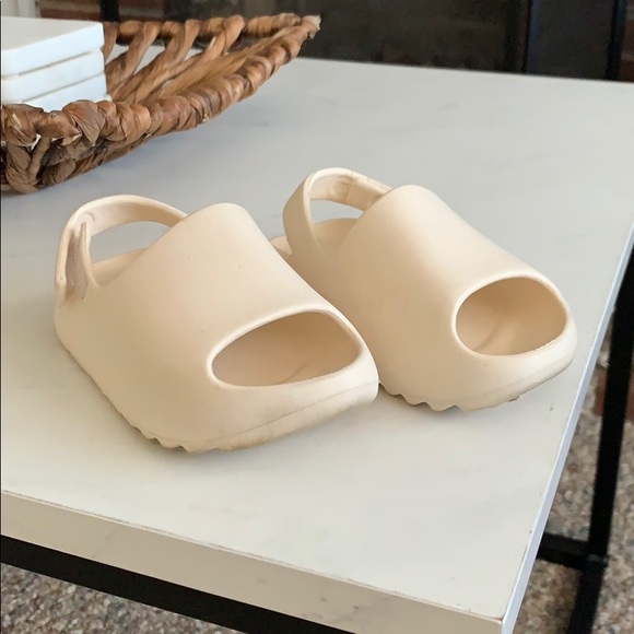 Miss lola yeezy slides Clearance